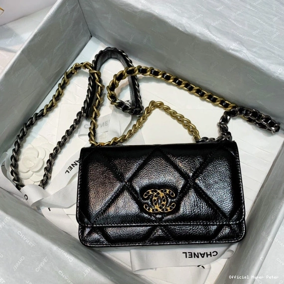 Hyper Peter WALLET ON CHANEL19 CHAIN 0708